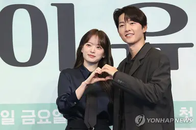 9년만에 멜로 송중기 "설레는 대본...출연 이유는 천우희였죠"