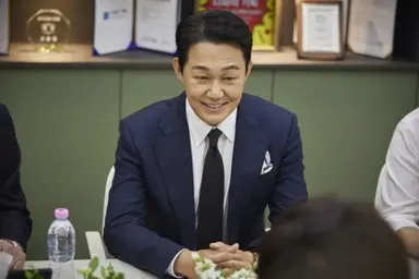 [공식]박성웅, '직장인들3' 출격…이중구 살벌한 미소 나왔다