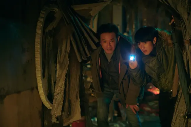 영화 <베테랑 2> 리뷰 - 스포있음, 근데이제 아쉬움을 곁들인