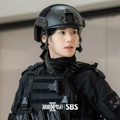 재벌형사2 1화 후기
_소문난 잔치에 먹을 게 없음? 너무 산만
_시청률 6.1% 기록(유부녀킬러에 짐)
_다만, 주혜리 팀장(정은채) 떡상
_주혜리에게 모든게 달린듯