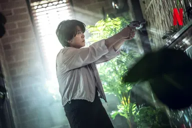 <아무도 없는 숲속에서> 시사회
1. 총 8부작 중 4부 시청
2. 이 작품에서 제일 작두 탄 사람 음감
3. 서스펜스 스릴러로서 장르적 분위기에 충실한 작품
4. 친절한 설명 대신 예측할 거리가 이어지는 재미
5. 미장센이 아름다움
6. 고민시가 작정하고 예쁨
7. 4화 엔딩이 진짜시작 미친시작