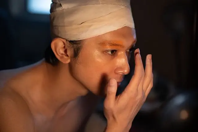 <국보>는 가부키 문화의 양면을 보여주는 영화라 가부키를 아주 아름답게 묘사하기도 하고 저걸 저렇게까지 해야 하나 하는 혐오를 만들어주기도 하는 지점이 가장 재밌는데, 이 영화를 일본의 가부키 명문들이 전부 보고 ‘호평’을 남겼다는 점에서 최종 완성된다고 생각한다.