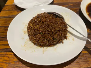 어제 넷플릭스에 공개된 미친맛집 2화
아오야마본점에 저녁먹으러 다녀옴
가격이 좀 비싸네 라고 생각했는데
모든 메뉴들이 거의 2인분씩 나옴