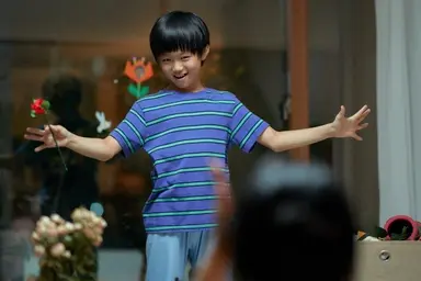 여름이지나가면 기준이랑 세계의주인 해인이 찐형제라는거 듣고 기절함 아 형제가왜이렇게철들었어 아