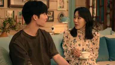 최현욱이 맨끝줄소년에서 문정희 김윤진 진경이랑 어떤 텐션을 만들고 엮이는데 너무 야르하게해줌....