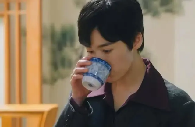 왕자님 음식 탐내는 정년이보고 물뿜는 문옥경<띠발 난 이장면이 왜이리좋지....