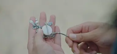 사극에서 달이 등장한다는건
찐사와 망사를 동시에 말아준다는 소린데
호텔델루나 >> 장만월(Full Moon), 달의 객잔
해를품은달 >> 해를품은달 모양의 봉잠
달의연인 >> 개기일식 날 타임슬립한 해수
폭군의 셰프가 그걸 또 말아주고있잖아 지금