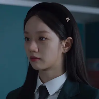 선의의경쟁 이혜리 영상 화보집이라고 그냥 계속 예쁨 반묶음 해서 예쁘고 머리띠 해서 예쁘고 모자 써서 예쁘고 안써서 예쁘고
