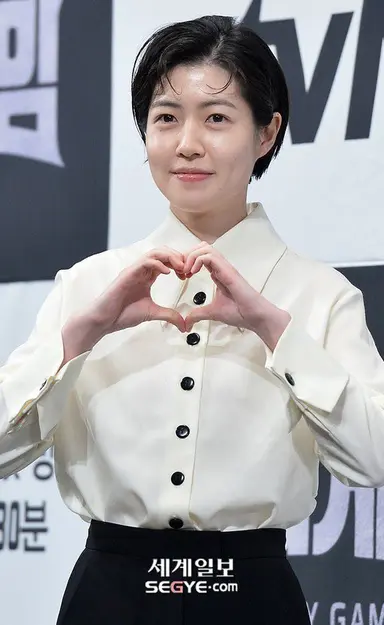 조작된 도시 보는데응근.. 맛도리네