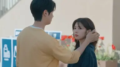 우주메리미 전개속도가 정말 미치셨다 . .
장모님 지갑 보구 알게대나바 했는데 이미 알고있음 플래시백 나오면서 ‘얘 알고서 이런 행동 한거예요’ 쭉 보여주는데 너무 설렘 자기는 고마움 갚는다고 생각해서 아직 자각 못한 것두 쫄깃함 이거 극초반에 푼거 신의한수 같애 남주 확 설레게 잘썼어어