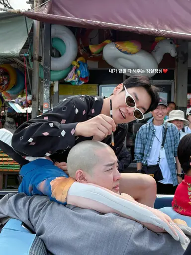 지금 영화 하나에 한 사람이 자신의 모발을 걸었는데
이걸 안 본다고요

퍼스트 라이드 봐주세요