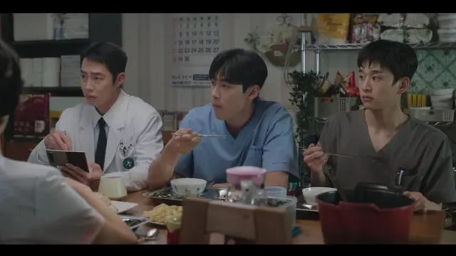 닥터섬보이 남자 의사들 왤케 그림체가 다 다름
 귀엽네 진짜