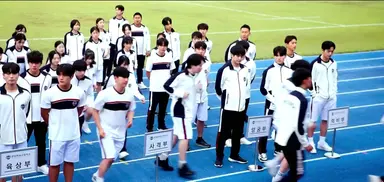 트라이 후기
>>가짜 여름은 가라 이게 진짜 여름이다<<
뛰고 구르고 넘어져도 새로 일어나서 다시 뛰는 이야기 너무너무 좋구요... 러너스하이 느껴지게 하는 드라마