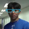 웃