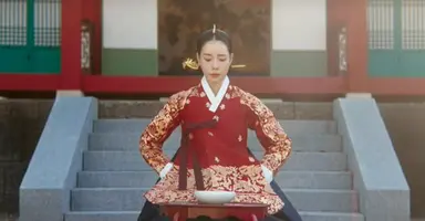 아니 근데 보면 볼수록 멋진신세계 한복 너무 이쁘다 한복이 고급지고 색감도 이쁘고 때깔이 ㅈㅉ 남다름 돈 많이 쓴 티가 남