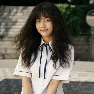 넷플 공개예정영화 <고백의역사>
1998년 고3 박세리(신은수)가 학교인기짱인 김현(차우민)한테 고백하기 전 평생의 콤플렉스인 악성 곱슬머리를 펴기 위한 작전을 계획하던 중 전학생 한윤석(공명)과 얽히며 벌어지는 청춘 로맨스
아 이거 재밋겟다♡ ♡