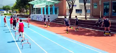 트라이 후기
>>가짜 여름은 가라 이게 진짜 여름이다<<
뛰고 구르고 넘어져도 새로 일어나서 다시 뛰는 이야기 너무너무 좋구요... 러너스하이 느껴지게 하는 드라마