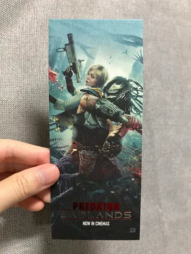 <프레데터 : 죽음의 땅> 후기

이제 확실히 깨달았다.

크리쳐물의 스토리가 주야장천 휘둘러대는 액션의 발사대로 전락해버리면 그냥 피로하기만 하고 제 취향이 아니란 걸...

작년에 개봉한 <고질라 X 콩 : 뉴 엠파이어>와 비슷한 감상.

다만, 사운드 믹싱은 아주 훌륭하고 전체적인 때깔도 굿!