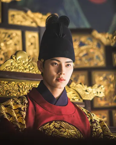 강한나이채민 같작 많은거 넘 좋다
폭군의셰프에서는 이헌목주 연인관계였는데 캐셔로에서 서로 죽이고 못사는 미친혐관 빌런남매 조나단조안나로 다시 만난거 진짜 좋은 느낌을 줌..
ㄴ 근데 이제 캐셔로 촬영이 먼저인.