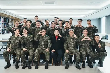 김은부 조승연 배우도 신병 1,2시즌에 이어서 3시즌에도 나오시네 조연으로 고거전 배우들 중에 제일 일많이 하는 분인듯 ㅎㅎ 동준이도 나오고 사위와 장인이 같이 나오넹 ㅋㅋ