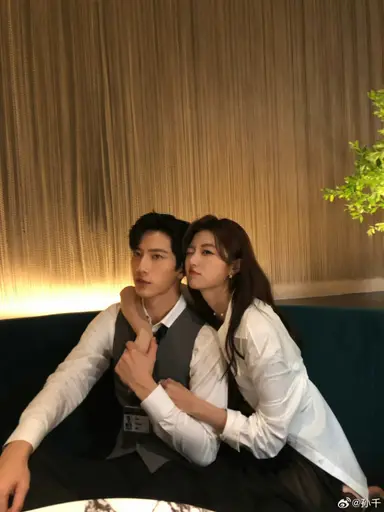 조춘청랑 얼마나 재밋냐면
내가 n년만에 >배속 없이< 중드를 보고있음…
배속이 필요없을 정도로 몰입감잇고 재밋다…
최대 단점은 아직 회차가 전부 안풀렷다는거(….)