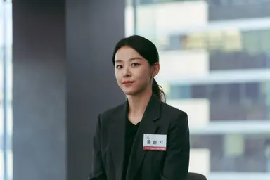 주명언니가 맡은 배역들 참 좋네요

<스물다섯 스물하나> 지승완, <파일럿> 윤슬기 두 배역의 공통점은 모두 현실의 부조리를 고발한다는 여성이라는 점.
