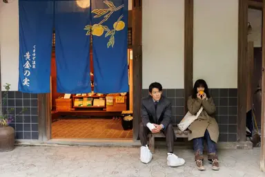 <로맨틱 어나니머스>
한효주가 일드 여주, 오구리 슌이 한드 남주 같은.. 정신 아픔이들의 문화 교류 쌍방 구원 성장 로코
전개부에 비해 첫화, 막화가 아쉽지만 클리셰 기반으로 이 드라마만의 설정을 통해 장점을 살림
회차마다 한 가지 초콜릿을 부제로 삼는데 그 제작 과정을 담은 오프닝이 예술..