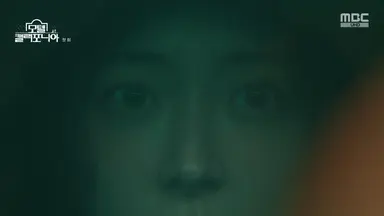 모텔 캘리포니아 1화. 요즘 느낌 좋다는 표현이 워낙 많이 쓰이는데 관성적으로 하는 말이 아니라 이 드라마는 진짜로 ‘와, 느낌 좋다’. 만족스럽게 감각적이다. 영상이 탁월했기 때문이라는 첫인상 뒤로, 곱씹을 수록 알겠는 건 주연배우들이 개성 있는 캐릭터들을 잘 소화한 덕에 구현 가능했던 톤이라는 당연한 사실. 장면장면이 다 매력적이다. 오랜만에 기대가 되는 드라마.