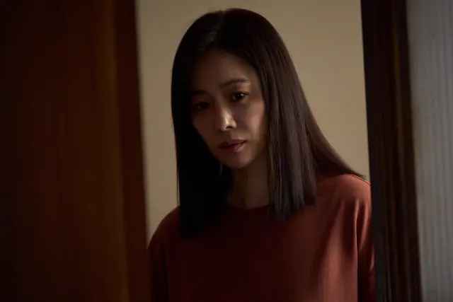 <실낙원>
지옥깔인데 블랙미러 에피소드같다 김현주 연기가 설득력 만드는데 9할은 했고 배현성이 생각보다 막 굴러서 그을린 피부에 눈알 번들번들한 싸패 얼굴이 잘 붙음