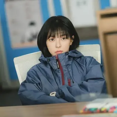 스터디그룹 캐스팅 하나는 미친 거 같음
윤가민 아역이랑 현재 싱크로율도 비슷한데
난 이지우-이현우 쌍둥이 보고 개놀람
둘이 진짜 남매 아냐? 싶을 정도로 비슷해;;
캐스팅한 사람 상 줘야 될 듯 ㄹㅇ로