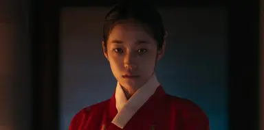 동궁 노윤서 아득바득 우겨서 왕인 아버지한테 직접 활 쏘는 법 배웠고 귀의 소리를 듣는다는 이유로 궁 밖으로 내쳐진 비범한 옹주 자가인거 개좋네