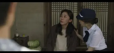범인은 .... 손이 여자손 같았어요...
라고 말하면서 바로 책 정리하는 이쁜손 송건희 보여주는거 너무나 연출이 너무...너무 하다... 그는 허수아비가 아닐꺼같단말입니다 ㅠ