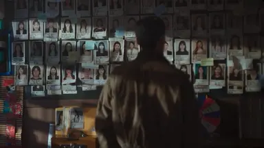 <모범택시3> 1화부터 핸드폰 게임으로 위장한 청소년 도박 -> 미리 드림 이벤트로 돈 충전 유도 -> 사채(30만원인데 10만원 이하는 이자율 제한 없어서 10만원씩 3번 쪼개서 이자율 5000%...)-> 일본 가서 한 달만 일하면 이자+원금 없애주겠다고 함 -> 인신매매?성매매? 까지 줄줄이 엮는 거 미쳤음..