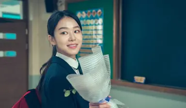 주명언니가 맡은 배역들 참 좋네요

<스물다섯 스물하나> 지승완, <파일럿> 윤슬기 두 배역의 공통점은 모두 현실의 부조리를 고발한다는 여성이라는 점.
