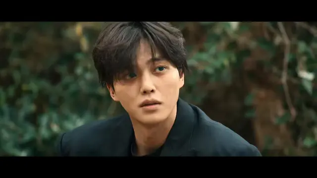 너 쟤 좋아하냐
차현수는 좋아해
아직 입 밖으로 내뱉진 않았지만
븅신같이 고백도 못하고 주위만 맴돌잖아
넌 어떤데?
스위트홈 3 보는내내 하차하고싶어질만큼
뭐지? 싶을때가 많은데
현수은유가 그나마 생명수 내려줌
괴물현수가 찐현수 마음 다 자각하고있는거
넘 좋은데