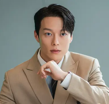 키괜과 커프의 공통점 
이게 다 서류확인을 안 해서 벌어진 일이다
최한결은 제대로 된 근로계약서랑 보건증만 확인했어도 끝났을 일이고
공지혁은 가족관계증명서만 확인해봤어도 정병 안 걸렸을텐데...ㅉ 
자업자득이다