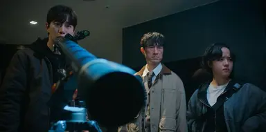 캐셔로 내가 본 히어로 중에 제일 하자 많고 불쌍하고 쓸수록 손해 보는 초능력 가진 소시민들인데도 사람들을 돕길 선택하는 선한 마음이 좋았다 주머니에서 돈 줄줄 새도 그냥 하는 거야 그럴 힘이 있으니까 그게 옳은 일이니까