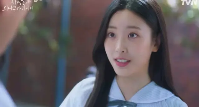 사랑은 외나무다리에서 아기투지원 ㅈㄴ우땨한점
싸우다가 내기로 사귀자< 걸었다가 이겨서 사귄게 아니라
진짜 석이 아기토끼 윤한테 개반해가지고 질투하다가 사귄거라는게 최종느좋
