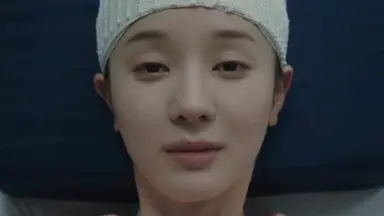 세상에 미친 임성한 드라마 2화 후기 : 뇌빼는 개막장드라마가 진짜 뇌빼서 엄마 뇌를 딸 뇌에 이식해 새로 태어나는 드라마가 나옴...
근데 이제 여주인 모모 엄마가 남주한테 호감이 있었어서... 깨어나자마자 히죽하고 웃음 전체적으로 미친거같음 그리고 나도 ;