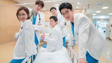 내가 좋아하는 슬기로운 의사생활 단체사진,,
우리(0명) 같이 슬의생 추억놀이 하면 안될까요
