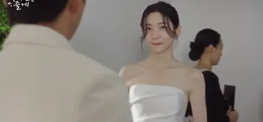 박지현이 하나밖에 없는 여동생 혼자 다 키운 부모이자 베프였던 언니 그런데 마음에 대못 박은 다음 날 갑작스러운 교통사고로 아기 조카 하나 남기고 세상을 떠나버리기까지 한 착하디착한 언니를 연기하면 나는 어떡하란 말이야 . .