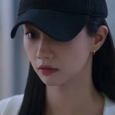 선의의경쟁 이혜리 영상 화보집이라고 그냥 계속 예쁨 반묶음 해서 예쁘고 머리띠 해서 예쁘고 모자 써서 예쁘고 안써서 예쁘고