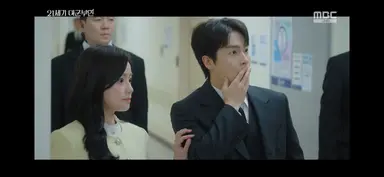대군부인
도대체 뇌에 얼마나 힘 풀어야하는지 모르겠..
평민아빠가 냅다 왕족 빰싸다구 날린 사건.....