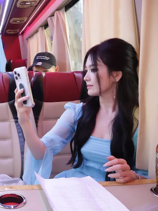 송혜교 다이루어질지니
지니야 사진 방금 풀어줬는데 개쩐다는 말 밖에는,,,