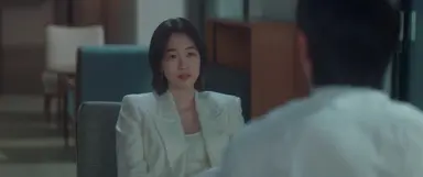 음........경도를 기다리며 경도지우 꽤나 맛잇긴함
20살, 그리고 28살에 찐하게 연애하던 둘이 여자쪽 집안이슈로 남자가 가장 힘들었을때 헤어졌고 이후 마흔이 되기전 다시 만나게 되는데 그게 연예부 기자와 스캔들 주인공 아내로 재회... 그리고 둘은 또다시 연애함 
흠냔냐 옴뇸뇸