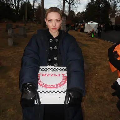 폴 페이그 신작 • 아만다 사이프리드 & 시드니 스위니 주연 <하우스메이드> 봤는데 딱 2.0~2.5점짜리 개막장 똥 영화였음. 하지만 그럴 걸 기대하고 본 거라 잘 즐겼다 어쩜 이렇게 비하인드 사진에서도 똥영화의 무드가