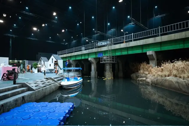 와 잠만
잠만 얘들아 크라임씬 제로 미쳤는데?
한강편 세트장 사진떴는데 그냥 한강을 만들었는데? 네????????