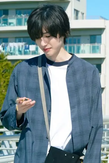 오늘 《오늘 밤, 세계에서 이 사랑이 사라진다 해도》 영화 봤는데 책에서 각색된 부분이 많아서 아쉬웠는데 그래도 재밌더라궁.... 그리구 캐스팅이 너무 좋았어....
특히... 마치에다 슌스케.... 넘 잘생김... 도루 그자체....