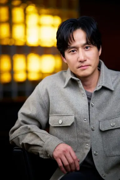 이런식으로 주책떠는 남배우들 볼때마다 진선규,박해준,서현우,박병은 이런 배우들 참 노선 잘잡았고 동시에 중년의 전성기를 위해선 나이에 맞는 직무개발과 기본기의 조합이 필수임을 느낌. 악역잘해서 시청자 킹받게 하고 틈새 잘 공략하면 중년이 2막이 되지만 중년에도 청년시절 못잊으면 꼴값임.