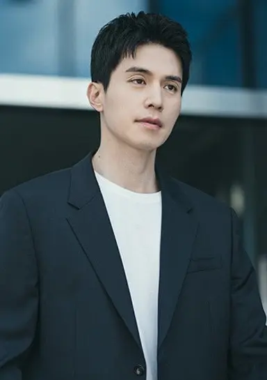 착한사나이 박씨네 진짜 골때리네
어떻게 조합이 이래
첫째 박석경 (오나라)
둘째 박석철 (이동욱)
셋째 박석희 (류혜영)
부모님이 걍 인생을 잘못 살아온 것 같음
근데 당연함 깡패집안임